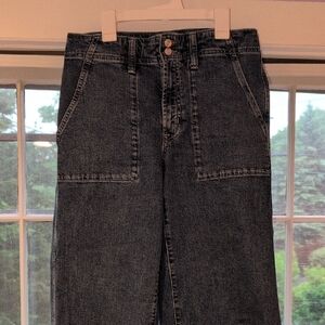 GAP Black Ankle Cropped Jeans Modern Style